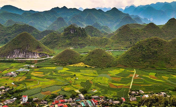 montagne jumelle Ha Giang village